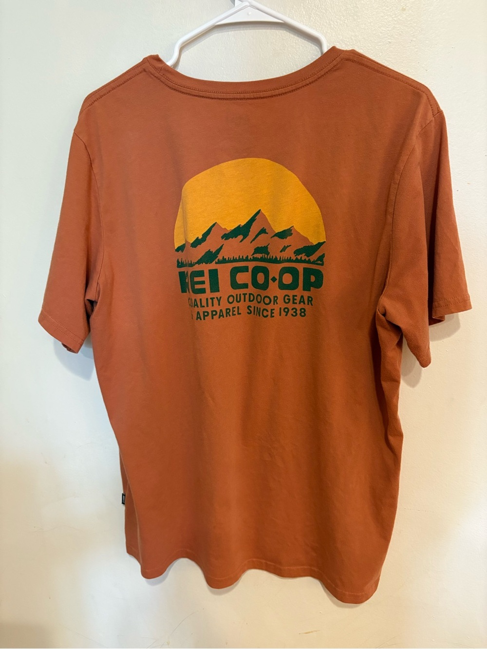 REI Outdoors Rust Graphic Short-Sleeve T-Shirt unisex large